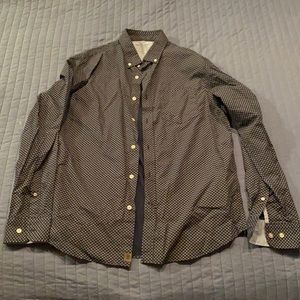 Men’s Banana Republic. Untucked Slim Fit